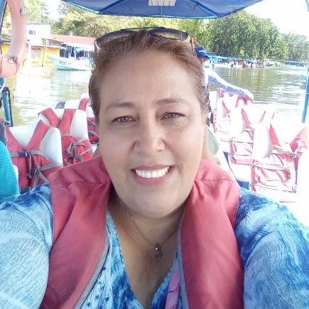 Jaquelline Gómez de Mejía,55años, casada, 4hijos,católica,Derecho;
Maestra de Español (2da lengua),AHPAFA, Prevención violencia de género y Trata de personas.