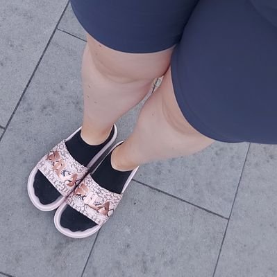 angela21nov's profile picture. 