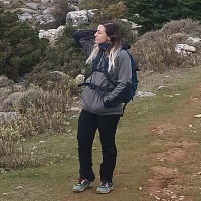 Natawsr's profile picture. Fight or flight ❄. Snap out of it. Soy intolerante a la lactosa pero sigo siendo la leche (y la nata). 🦊 ╰ɵ───ɵ╯