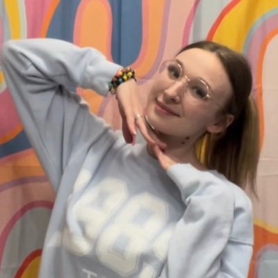 LilMollohan's profile picture. ts, posty & Mac always🌞 💜trauma does not define you💜
