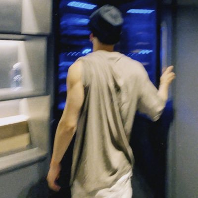 DixonsNewton's profile picture. 📍喜狗｜喜正裝運動｜癖好反差｜喜歡你的人不多有一個就好｜推廣合作私｜私信帶照回覆或有事直接說📩 謝謝关注/推止于推 /（摄影师）可约拍私谈