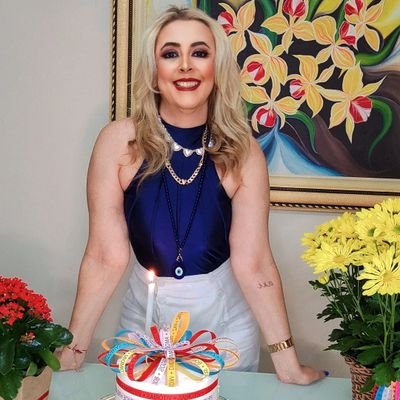 SymaraGomes's profile picture. Otimista por natureza! Educadora apaixonada ❤️. Sem paciência para quem não luta pelo que quer!