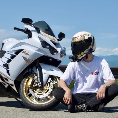 R6S74089207's profile picture. 隼→zx14rへ乗り換えました！ カメラ好き📸気軽にフォローして下さい👍