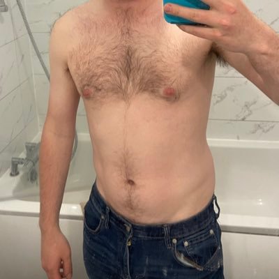 Irish guy in his 20s, giving the alt side of twitter a go 🍀 🐻A lover of bears, cubs and big men in general.
