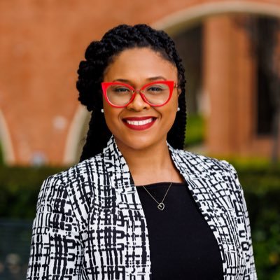 OrgCrit Scholar + Black Intellectual Enthusiast + Emancipatory Data Scientist studying how organizations recruit, retain, and promote Black talent | Postdoc@USC