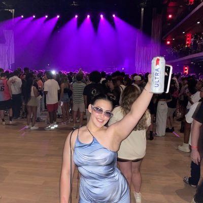 kiaraatrevino's profile picture. fucK it we ball 💧 DP4L❤️‍🩹