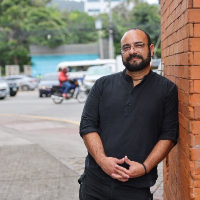 Guionista y escritor, editor de Casasola. Autor de “Tierra de narcos, como las mafias se apropiaron de Honduras”.