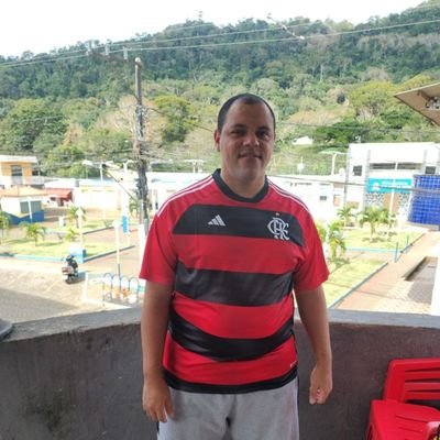 Evangelista da Igreja Universal do Reino de Deus e membro do Força Jovem Universal.