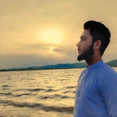 itxadilrazaq's profile picture. 