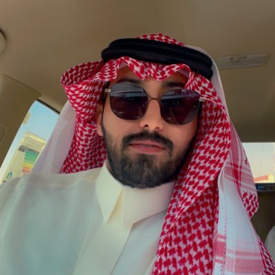 عندما تكون انساناً ( عفوياً ) , قد تقع في مشكلات لم تكن تتوقعها , لأن النقاء الذي بداخلك , لم يتوافق مع التلوث الذي تعج به عقول بعض البشر !