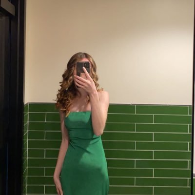 ekshr04's profile picture. 20