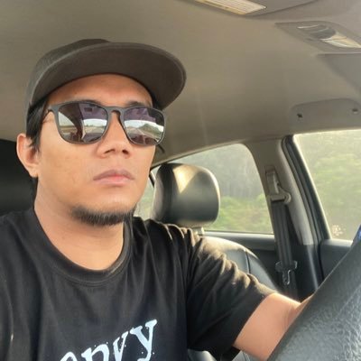 shahmiyusni's profile picture. ✌🏻