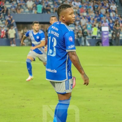 JS7🇪🇨🇧🇷Dios es Fiel y cumple tus Sueños 🙏🏽🙌🏾❤️ Jugador de @CSEmelec