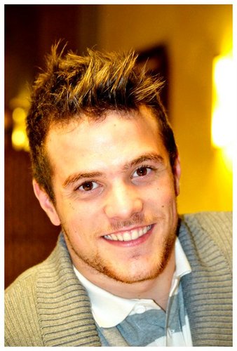 AlezTrepalense's profile picture. Un apasionado de la felicidad.
En la versión 32.11 de mi vida.