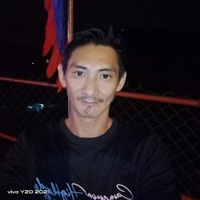 chee_yong42235's profile picture. 