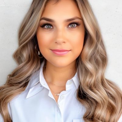 thesimpleglam's profile picture. 