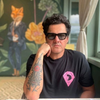 fabioviquez's profile picture. 