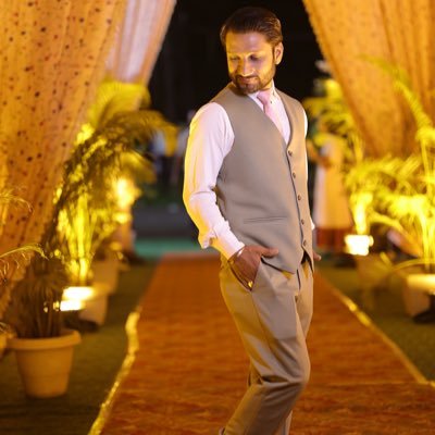 Durgesh4707's profile picture. “ You🤞 can’t go back and change the beginning, but you can start where you are and change the ending.” 👍🏻