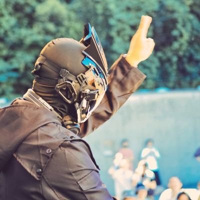 7月21日はレイヴ大戦!裏方やってます👺🎭
謎の少ない仮面DJ VJしながらDJするVDJスタイル 見る者全ての想像を凌駕しない DRUM’N’BASS Electro Swing &Bass FUNKYTECH HappyHARDCORE
ツネ▶https://t.co/z0wYKfOVy4