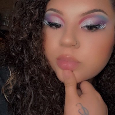 desilynnh's profile picture.