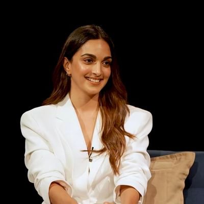 Proud Indian | Student | News and Cricket Lover | Aspiring Banker | Love Social Works|Big Fan of  Kiara Advani😍😍 | Arsenal Fan | Manage by Human