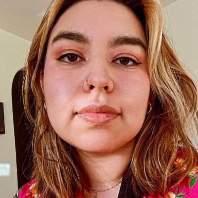 she/hers/ella (ES🇲🇽) 📚 art, language, sociolinguistics, Loki 🫡 ▫️UCSB alum▫️ | art @4rtmairani ❤️‍🔥