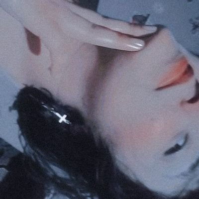 Tal vez yo no llegaré a ser una persona capaz de pensar esto de corazón. Pero, ante tus ojos, quería aparecer como una persona fuerte y tolerante.