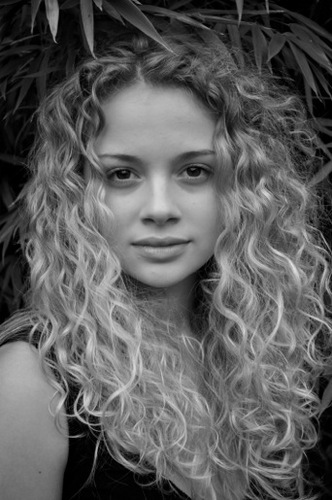 I'm Carrie Hope Fletcher. I'm 19 years old and i'm an Actress, Singer/Songwriter and an aspiring novelist!