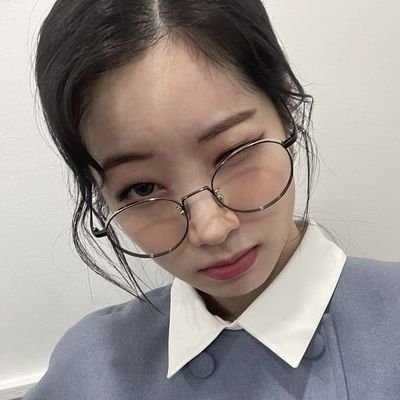 🖐️ˀ⌇ #김다현 ⁽¹⁹⁹⁸⁾ 🖇️ it’s #official: i can’t live my life without you ㅠㅠ … if you love us even ᴏ ɴ ᴄ ᴇ, we’ll repay you with ᴛ ᴡ ɪ ᴄ ᴇ our love ↷ 🏷️💕