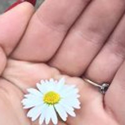 J’habite à Angers 🇫🇷
NL/22 ans
Célibataire avec une fille de 8 mois
Origine: Franco-italien🇮🇹🇫🇷