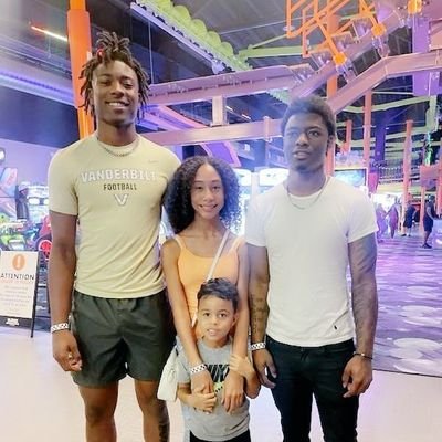 Father of 4 & VandyDad @KamreanJ  ⚓⬇️
Jr season 
https://t.co/9L8acbLRjK