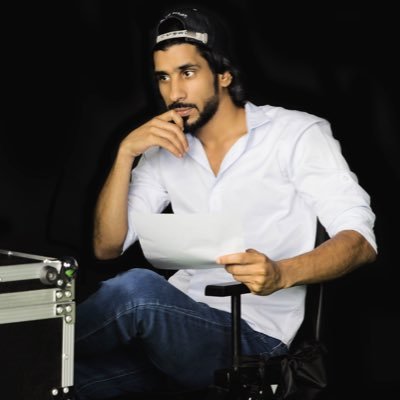 ( صانع أفلام ،مصمم أصوات ). هنا علاقة جميلة تربطني بالكتابة والصوت والصورة 💛💙 مؤسس دارين ميديا ومنصة أصوات جميع حساباتي m_alshaaheen@