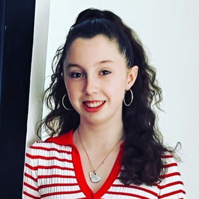 Child Actress. Piano Player. Represented by Penny Lane Agency. 80's music, movies and Harry Potter fanatic. https://t.co/hPORIn98Gb Parent-monitored