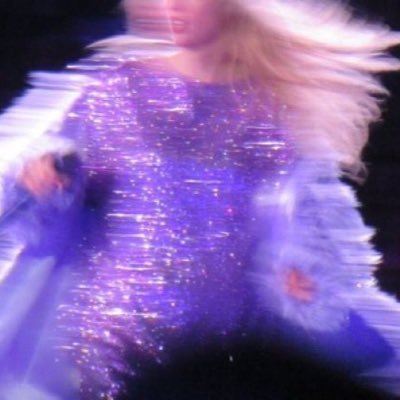 cv_swiftie's profile picture. ig: __criiis.13_ LIVE, LOVE, LAUGHT TAYLOR 💗 God, I love the english. 💜💜💜