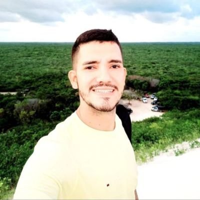 Vivendo a vida um dia após o outro, sendo feliz a medida do possivel.
