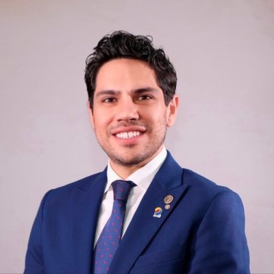 Abogado, mexicano, con la convicción de que podemos cambiar a nuestro México. Presidente de Club Rotario Pachuca Sur - Exsecretario Canacintra Pachuca
