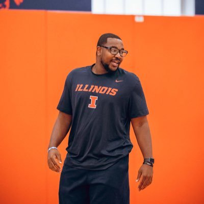 -Bachelors degree at the University of Houston🤘🏾 -Director of recruiting and scouting for Illinois men’s basketball 🔸