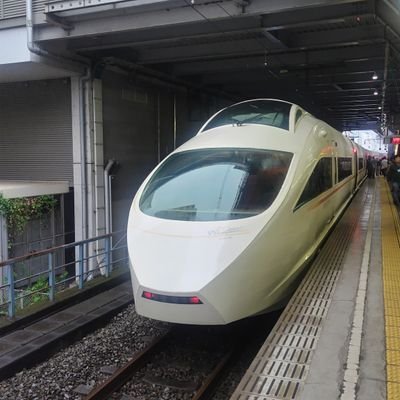 どうにかこうにか生きれれば。
鉄道大好き。いすみ鉄道（応援団所属！）、小田急電鉄♪  箱そば！！
やめていた競馬も始めました。やはり、おもしろい。目指せ帯封！