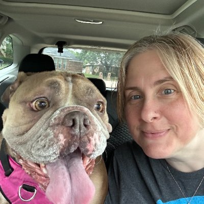 Middle school librarian, finishing up grad school, loves reading and English bulldogs