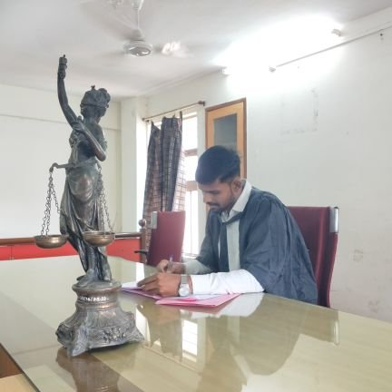 Advocate 💸
We Need Leader's Not In Love With Money But In Love With Justice ⚖️⚖️
