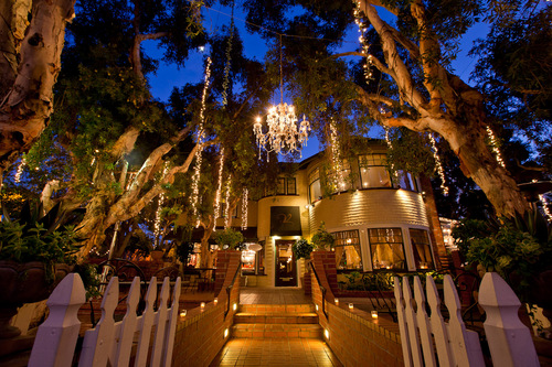 We are a romantic special event venue located in the heart of Santa Monica.