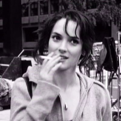 whteflory's profile picture. a professional yapper