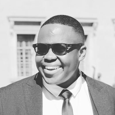 Msimeki_M's profile picture. Mar de fuego