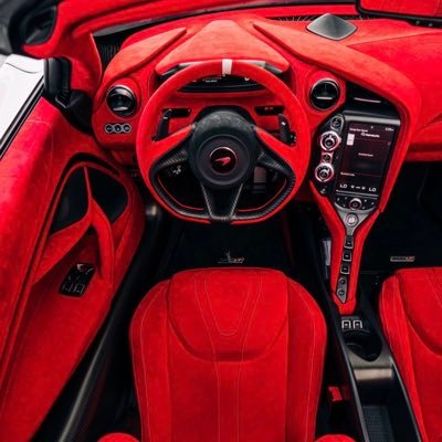 steezbosini's profile picture. 🔑