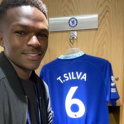 SaneleNhlabatsi's profile picture. 🇸🇿 Student | God first | Bachelor of Science 👨🏾‍🎓 | Master of Science 📚 | @ChelseaFC | @Santandave1 🌍