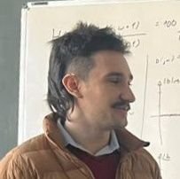 engenheiro e corredor desde 2021,
bicicleteiro desde 2018,
tuiteiro desde 2009 (banido por não ter 13 anos na época)