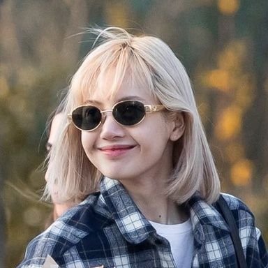 xoxoehee's profile picture. 