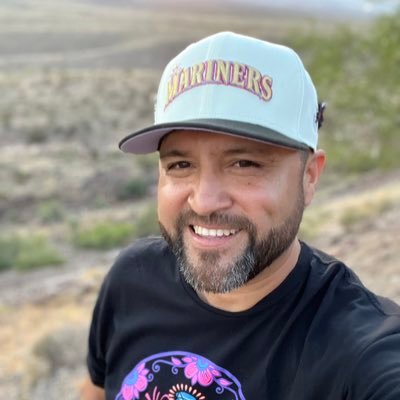 UTEP Alum 📜 Railroader 🚂 Yankees ⚾️ Cowboys ⭐️ I’ve had several interventions for my addiction to hats 🧢