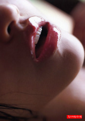 쎄컨/27세F/레즈,바이에 관심많음 /변태스럽고 과격한거 좋아하지만,섹스엔 항상 로맨스가 있어야됨/ 경험은 이나이 치곤 많은편이고/질문 대 환영