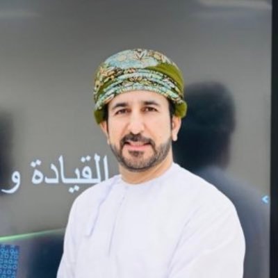 على الحلم أن يرشد الحالمين ... كما الوحي ... محمود درويش ...